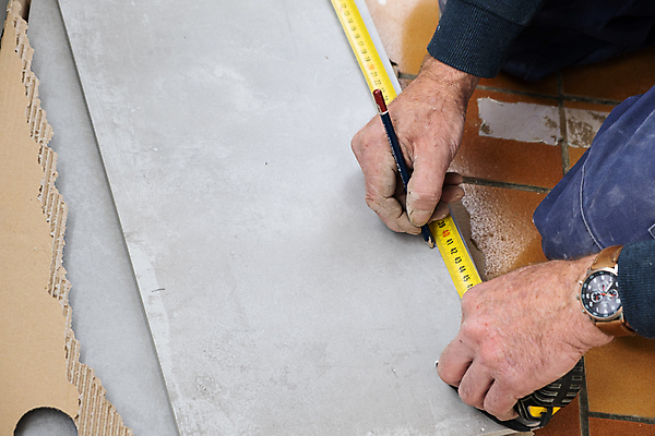 포토 JPG 해외이미지 직업 손 무늬 노동자 바닥 주택 관리 사람없음 건물 연필 펜 쌓기 장비 공구 업무 도자기 수리 자르기 타일 측정 고정 건축업자 복원 석공 설치 업그레이드 조작 커터 해외포토 건축물 건축 모션 학용품 신체부위 필기구 도구 작업 파일형식 이미지허브