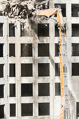 포토 JPG 해외이미지 산업 건축양식 교통시설 주택 사람없음 야외 건물 목재 금속 기계 장비 바위 공구 업무 쓰레기 파편 위험 큼 땅 불도저 굴착기 삽 버리기 대리석 먼지 지역 암초 짐차 무거움 낭비 채석 콘크리트 파멸 해외포토 나무 건축물 건축 교통 컨셉 재료 모션 자동차 재질 돌_바위 도구 작업 중장비 무게 크기 시설 파일형식 소멸 이미지허브