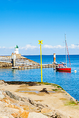 포토 JPG 해외이미지 유럽 바다 섬 여행 건축양식 교통시설 낚시 휴가 주택 등대 항해 풍경 사람없음 물 파란색 마을 항구 프랑스 흰색 보트 정박 포트 대서양 프랑스어 해외포토 자연요소 문자 건축 나라 컬러 교통 배_교통 레저 건물 시설 파일형식 이미지허브