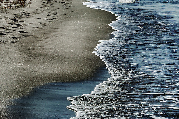 포토 JPG 해외이미지 라이프스타일 모래 파도 바다 백그라운드 조류 표면 휴가 휴식 풍경 해변 사람없음 야외 물 여름 파란색 빛 햇빛 반사 평화 우주 고요 산책 거품 젖음 자유 지중해 흔적 해외포토 자연요소 동물 계절 컬러 컨셉 생활 태양 파일형식 이미지허브