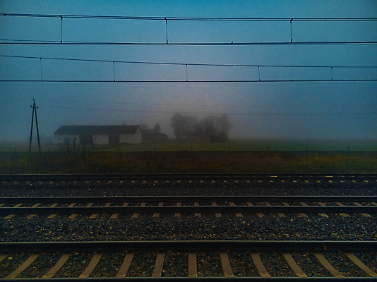 포토 JPG 해외이미지 유럽 산업 여행 건축양식 교통시설 자연 하늘 아침 사람없음 야외 건물 초록색 파란색 기차 안개 도시 폴란드 외양간 브로츠와프 옛날 해외포토 주간 건축물 건축 나라 육상교통 컬러 교통 날씨 대중교통 시설 생태계 파일형식 이미지허브