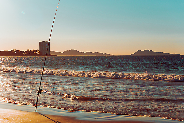 포토 JPG 해외이미지 라이프스타일 남자 스포츠 파도 바다 교통시설 휴식 한명 사람 사람없음 가로 컬러풀 태양 사진촬영 수중 게임 흰색 잡기 서핑 낚시꾼 봉 미끼 얼레 모터 깊이 돌리기 민물 소금물 토너먼트 많음 해외포토 자연요소 1 컬러 교통 컨셉 모션 놀이 생활 촬영 수상스포츠 시설 파일형식 이미지허브