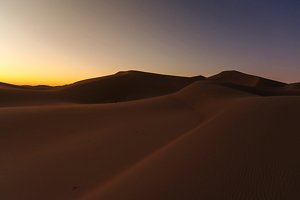 포토 JPG 해외이미지 모래 여행 백그라운드 컨셉 오렌지 아프리카 자연 하늘 건조 그림자 사람없음 야외 빨간색 모래사장 태양 맑음 일몰 운전 사막 탐험 뜨거움 황무지 큼 모래언덕 언덕 지역 가뭄 멀리 모로코 사하라 오지 수평선 해외포토 자연요소 나라 바다 컬러 과일 모션 날씨 노을 크기 생태계 파일형식 이미지허브