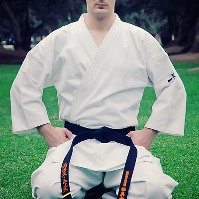 포토 JPG 해외이미지 백인 모델 직업 라이프스타일 포즈 수염 사람 성인 사람없음 운동 어둠 힘 주먹 도전 분노 자신감 공격 기모노 집중 태권도 싸움 유도 판 비명 심각 운동가 콘크리트 킥복싱 힘찬 해외포토 서양인 감정 컨셉 모션 건강 생활 권투 격투기 일본전통의상 파일형식 이미지허브