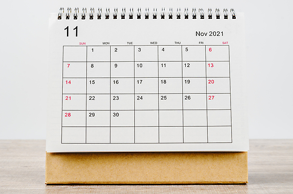 포토 JPG 해외이미지 문구용품 실내 사람없음 사무용품 달력 책상 흰배경 해외포토 가구 백그라운드 내부 흰색 오브젝트 파일형식 이미지허브