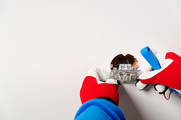 포토 JPG 해외이미지 직업 손 벽 노동자 새로움 주택 사람없음 내부 빛 힘 방 에너지 흰색 나사 업무 수리 콘센트 플러그 연결 서비스 그림 철사 고정 스위치 DIY 보험 유지 계약자 복원 설치 재주꾼 해외포토 컬러 컨셉 취미 건물 신체부위 공구 작업 계약 파일형식 이미지허브