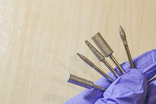 포토 JPG 해외이미지 손 산업 사람없음 뷰티 우주 상점 금속 화장품 장비 기구 수리 정비공 무료 위생관리 철강 커터 페디큐어 해외포토 재질 관리 신체부위 기술자 파일형식 이미지허브