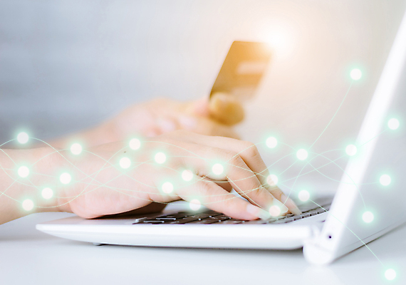 포토 JPG 해외이미지 1 손 컨셉 인터넷 비즈니스 주택 실내 관리 사람 사람없음 금융 노트북 스마트폰 쇼핑 컴퓨터 상점 공책 자료 정보 타이핑 키보드 잡기 신용카드 구매 위험 무선전화기 보안 상업 전자 결제 온라인 전자상거래 해외포토 모션 문구용품 안전 내부 건물 신체부위 경제 전자제품 핸드폰 스마트기기 전화기 파일형식 이미지허브