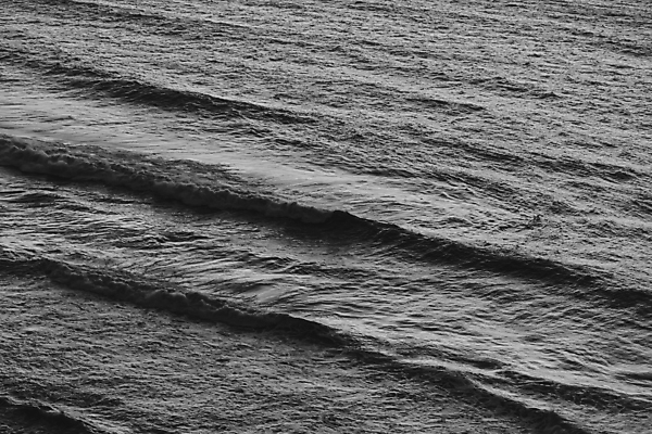 포토 JPG 해외이미지 물결 파도 컨셉 조류 바람 휴가 흑백 미술 사람없음 가로 빛 반사 사진촬영 활발 회색 탐험 흰색 뜨거움 서핑 가장자리 위험 큼 인도인 분무기 폭풍 북쪽 흐림 남쪽 나쁜 깊이 넘어짐 엘리먼트 폭풍우 스플래쉬 해외포토 자연요소 외국인 동물 바다 컬러 모션 날씨 문화예술 촬영기법 동양인 촬영 수상스포츠 비_날씨 둘레 크기 자연재해 방향 파일형식 이미지허브