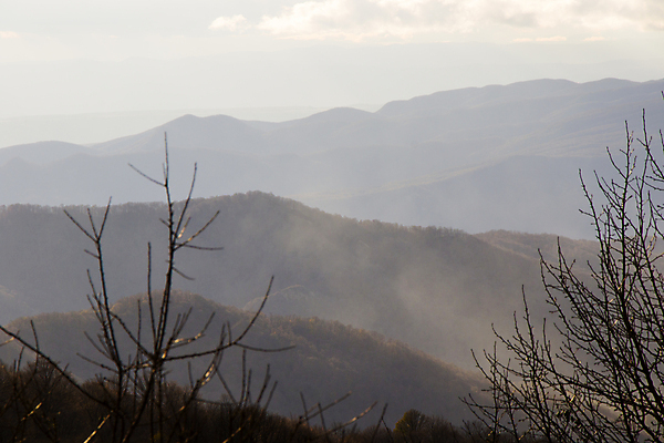 포토 JPG 해외이미지 공원 여행 백그라운드 밭 자연 하늘 산 항해 사람없음 야외 초록색 파란색 태양 계곡 하이킹 사막 안개 시골 재산 언덕 장면 내추럴 조지아 해외포토 자연요소 공공시설 컬러 농업 배_교통 레저 날씨 금융 생태계 동유럽 파일형식 이미지허브