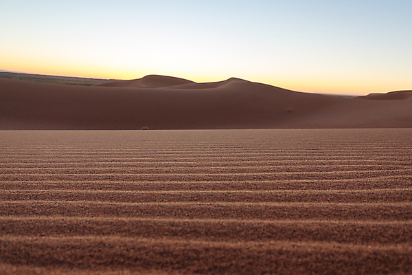 포토 JPG 해외이미지 모래 여행 백그라운드 컨셉 오렌지 아프리카 자연 하늘 건조 그림자 풍경 사람없음 야외 빨간색 여름 모래사장 태양 맑음 일몰 운전 사막 탐험 뜨거움 황무지 큼 모래언덕 언덕 지역 가뭄 멀리 모로코 사하라 오지 수평선 해외포토 자연요소 계절 나라 바다 컬러 과일 모션 날씨 노을 크기 생태계 파일형식 이미지허브