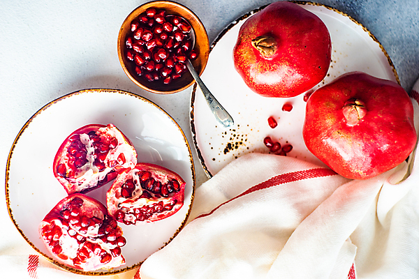 포토 JPG 해외이미지 접시 회색배경 사람없음 숟가락 석류 석류알 해외포토 식기 백그라운드 과일 수저 회색 파일형식 이미지허브