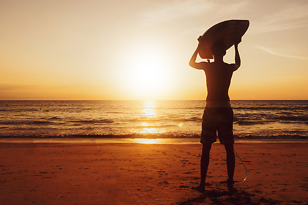 포토 JPG 해외이미지 남자 실루엣 파도 바다 여행 휴가 야외 맑음 일몰 서핑보드 발리 인도네시아 서퍼 무료 해외포토 아시아 섬 날씨 운동선수 촬영기법 사람 노을 보드_스포츠 파일형식 이미지허브