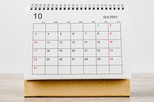 포토 JPG 해외이미지 문구용품 실내 사람없음 사무용품 달력 책상 흰배경 해외포토 가구 백그라운드 내부 흰색 오브젝트 파일형식 이미지허브