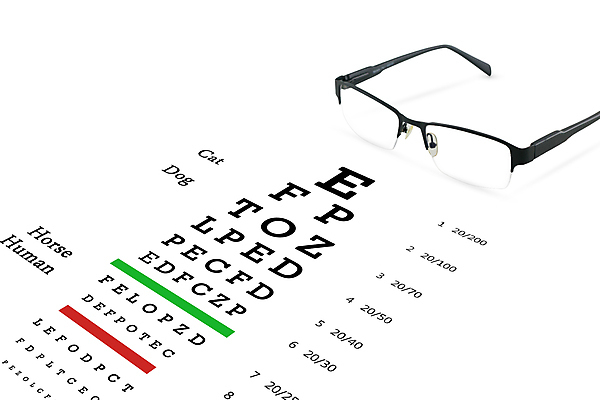 포토 JPG 해외이미지 백인 손 응시 남자 안경 백그라운드 컨셉 프레임 건강 사람없음 가로 약 유행 검은색 장비 시험 흰색 읽기 오브젝트 시력 비전 안과 시력검사 고립 돌봄 블러 스타일 해외포토 서양인 시선 잡화 교육 컬러 의학 모션 병원 사람 신체부위 검사_조사 파일형식 이미지허브