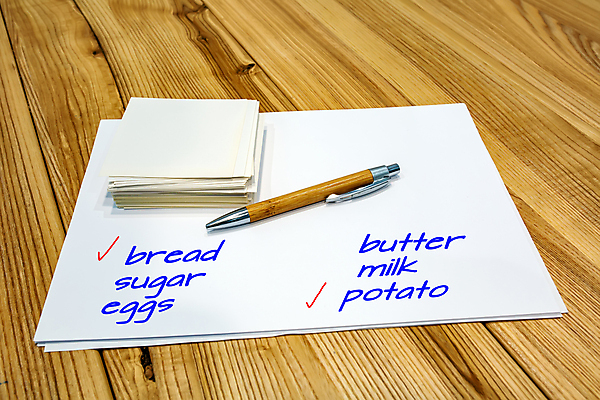 포토 JPG 해외이미지 잡화 종이 음식 텍스트 탁자 사람없음 목재 쇼핑 펜 상점 쪽지 공책 흰색 기록 메시지 시장 구매 고객 소매 슈퍼마켓 조언 체크리스트 필기체 목차 해외포토 나무 문자 컬러 가구 재료 문구용품 필기구 파일형식 이미지허브