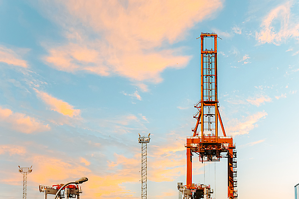 포토 JPG 해외이미지 주간 하늘 사람없음 야외 일몰 중장비 조선소 산업시설 산업현장 해외포토 자연요소 산업 노을 산업장비 파일형식 이미지허브