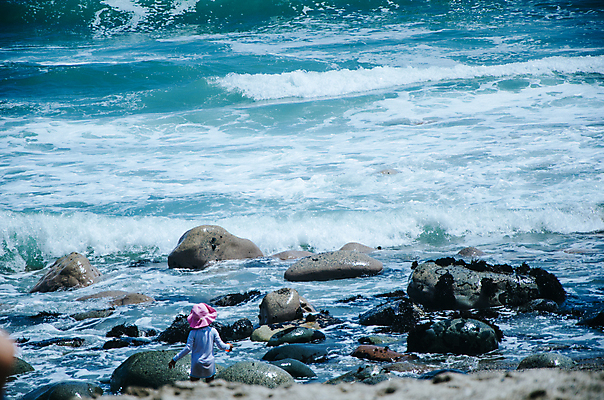 포토 JPG 해외이미지 라이프스타일 행복 어린이 모래 바다 여행 백그라운드 장난 가족 맨발 자연 놀이 휴가 건강 사람 소년 해변 사람없음 야외 물 장난감 햇빛 맑음 기쁨 자유 아기 보트 크루즈 주말 걸음마 해외포토 자연요소 남자 감정 컨셉 배_교통 관계 모션 발 날씨 생활 태양 생태계 파일형식 이미지허브