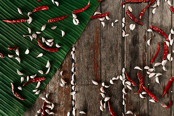 포토 JPG 해외이미지 계절 열매 음식 백그라운드 잎 다이어트 채소 과일 재료 자연 고추 탁자 디저트 프레임 건강 마늘 요리 사람없음 목재 빨간색 초록색 우주 주방 정원 수확 시골 신선 그룹 맛 허브 향신료 유기농 매움 날것 후추 내추럴 숙성 채식주의자 해외포토 나무 식물 웰빙 컬러 가구 컨셉 농업 생태계 채식 향미료 파일형식 이미지허브