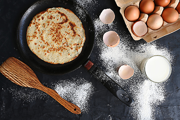 포토 JPG 해외이미지 전통 접시 음식 백그라운드 재료 탁자 요리 사람없음 목재 케이크 주방 계란 검은색 식사 빵집 우유 튀김 흰색 시골 신선 프라이팬 사발 맛 아침식사 설탕 밀 굽기 준비 날것 반죽 만들기 밀가루 소금 레시피 버터 성분 노른자 팬케이크 러시아인 이스트 페스츄리 핸드메이드 해외포토 서양인 나무 식기 빵 컬러 가구 컨셉 모션 주방용품 디저트 유제품 곡류 상점 알 사기그릇 가루 구이 파일형식 이미지허브