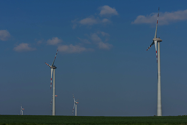 포토 JPG 해외이미지 식물 구름 밭 날개 비즈니스 모션 자연 바람 풍경 사람없음 빛 태양 환경 탑 힘 활발 재활용 풍차 발전기 에너지 업무 풍력에너지 천국 자원 유지 방앗간 생태학 해외포토 자연요소 건축물 교육 컨셉 농업 날씨 발전소 작업 그린에너지 친환경 생태계 파일형식 이미지허브