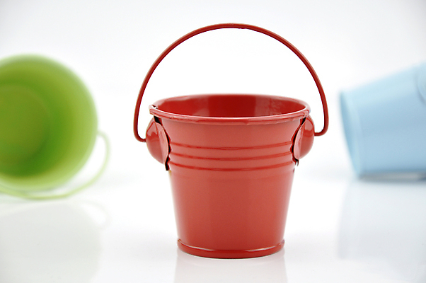 포토 JPG 해외이미지 모양 벽 백그라운드 컨셉 상상 추상 손잡이 사람없음 가로 초록색 파란색 노란색 금속 페인트 흰색 오픈 그리기 캔 양동이 오브젝트 청록색 언론 흘림 고립 줄서기 철강 해외포토 컬러 무늬 모션 재질 파일형식 이미지허브