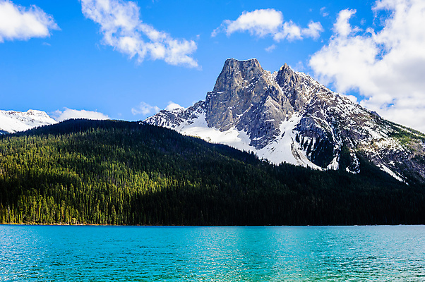 포토 JPG 해외이미지 나무 구름 호수 하늘색 캐나다 자연 하늘 날씨 산 풍경 경사 사람없음 야외 초록색 물 여름 파란색 환경 흰색 연못 황무지 정상 숲 고도 언덕 산등성이 청록색 지역 내추럴 절정 지질학 해외포토 자연요소 식물 계절 교육 컬러 북아메리카 생태계 파일형식 이미지허브
