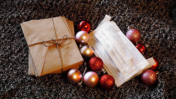 포토 JPG 해외이미지 디자인 행복 종이 백그라운드 컨셉 크리스마스 겨울 포장 휴가 봉투 새로움 새해 거리 건강 병원 선물 가면 사람없음 장식 빨간색 공백 흰색 축하 인사 신용카드 메시지 보호 12월 연도 심볼 엽서 위생관리 편지쓰기 카피스페이스 해외포토 계절 기념일 감정 컬러 의학 관리 금융 기록 예절 날짜 편지 파일형식 이미지허브