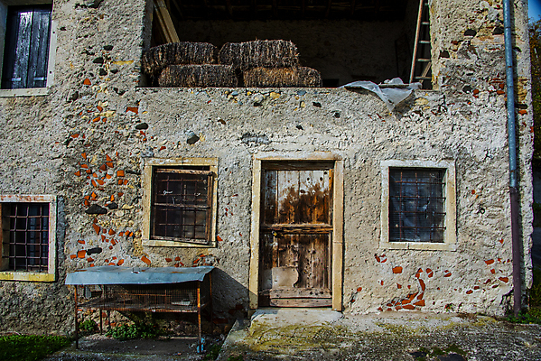 포토 JPG 해외이미지 전통 외관 유럽 벽 백그라운드 패턴 건축양식 창문 날씨 벽돌 출입구 주택 프레임 사람없음 야외 건물 목재 빨간색 초록색 농장 갈색 문 마을 정원 이탈리아 수확 골동품 바위 시골 도시 거친 버리기 묘사 질감 복고 외양간 그런지 옛날 해외포토 나무 건축물 건축 나라 컬러 무늬 농업 재료 모션 돌_바위 파일형식 이미지허브