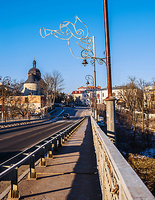 포토 JPG 해외이미지 유럽 벽 여행 겨울 건축양식 호텔 아침 거리 사람없음 야외 건물 탑 식당 골짜기 맑음 축제 추위 도시 역사 언덕 타운 우크라이나 파멸 해외포토 주간 건축물 계절 건축 나라 컨셉 자연 숙소 날씨 상점 파일형식 소멸 이미지허브