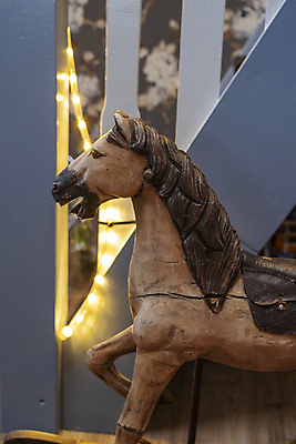 포토 JPG 해외이미지 나무 전통 라이프스타일 디자인 계절 행복 백그라운드 크리스마스 겨울 공 휴가 새해 주택 기념 실내 선물 사람없음 내부 목재 장식 빛 소파 축제 화환 방 수확 나뭇가지 축하 황금 클래식 편안함 12월 연도 복고 전나무 스타일 해외포토 식물 기념일 꽃 감정 컨셉 농업 의자 재료 건물 생활 감각 날짜 파일형식 이미지허브