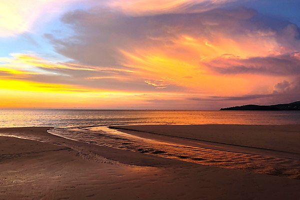 포토 JPG 해외이미지 구름 실루엣 아시아 모래 파도 바다 섬 여행 백그라운드 곡선 오렌지 태국 자연 하늘 휴가 휴식 풍경 사람없음 야외 빨간색 물 여름 파란색 빛 컬러풀 햇빛 태양 뷰티 반사 노란색 일출 일몰 보트 황금 저녁 내추럴 왕국 푸켓 수평선 해외포토 자연요소 계절 나라 선 컬러 컨셉 배_교통 과일 촬영기법 노을 야간 생태계 파일형식 이미지허브