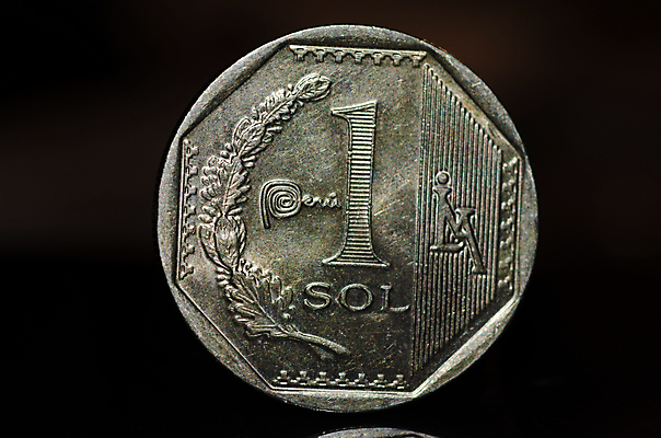 포토 JPG 해외이미지 1 백그라운드 돈 비즈니스 사람없음 금융 경제 빛 펜 금속 동전 검은색 미국 원형 변화 시장 재산 황금 구매 은색 심볼 오브젝트 상업 남쪽 고립 센트 페루 차단 해외포토 도형 컬러 컨셉 북아메리카 재질 쇼핑 필기구 남아메리카 방향 파일형식 이미지허브