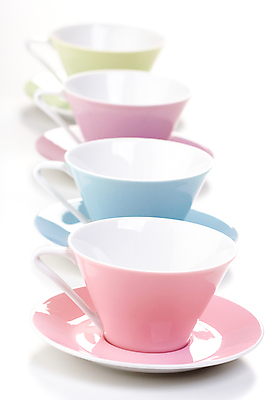 포토 JPG 해외이미지 실내 사람없음 찻잔 컵받침 흰배경 일렬 해외포토 백그라운드 잔 내부 흰색 받침대 파일형식 이미지허브