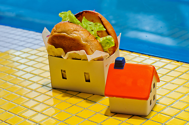 포토 JPG 해외이미지 모델 음식 백그라운드 토마토 채소 양파 부동산 치즈 주택 샌드위치 건강 육류 사람없음 파란색 장난감 식사 버섯 샐러드 소고기 햄버거 신선 뜨거움 재산 클래식 맛 그릴 상추 케첩 굽기 먹기 메밀 향신료 오브젝트 속도 유기농 시금치 점심식사 번 해로움 핸드메이드 해외포토 웰빙 빵 컬러 컨셉 식재료 모션 주방용품 유제품 패스트푸드 건물 금융 소스_음식 구이 향미료 파일형식 이미지허브