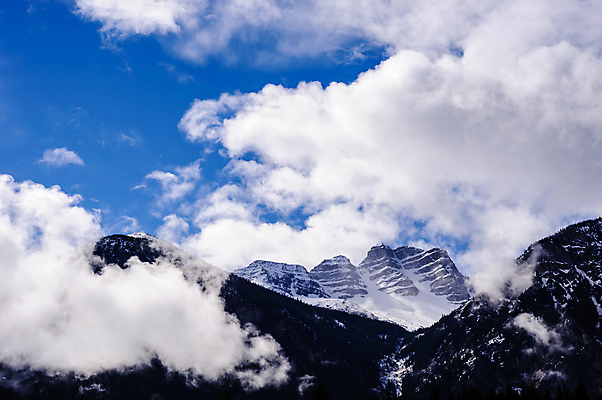 포토 JPG 해외이미지 나무 구름 캐나다 자연 하늘 날씨 산 풍경 경사 사람없음 야외 파란색 환경 계곡 추위 흰색 황무지 정상 숲 고도 언덕 산등성이 지역 내추럴 삼림지대 절정 지질학 눈내림 해외포토 자연요소 식물 교육 컬러 북아메리카 눈_날씨 생태계 파일형식 이미지허브
