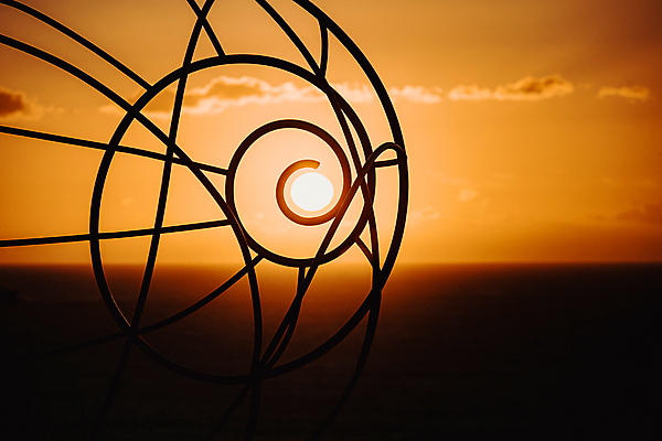 포토 JPG 해외이미지 실루엣 곡선 하늘 사람없음 야외 태양 일몰 야간 해외포토 자연요소 선 촬영기법 노을 파일형식 이미지허브