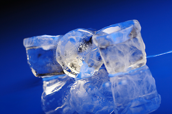 포토 JPG 해외이미지 사람없음 파란색 얼음 투명 차가움 시원함 큐브 해외포토 자연요소 컬러 파일형식 이미지허브