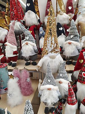 포토 JPG 해외이미지 나무 전통 디자인 드레스 계절 행복 유럽 종교 백그라운드 크리스마스 겨울 창문 휴가 새해 거리 선물 사람 풍경 사람없음 내부 장식 쇼핑 컬러풀 세일 상점 축제 축하 도시 그룹 시장 12월 쇼핑몰 연도 전시회 특징 많음 해외포토 식물 옷 기념일 감정 나라 컬러 컨셉 전시 날짜 파일형식 이미지허브