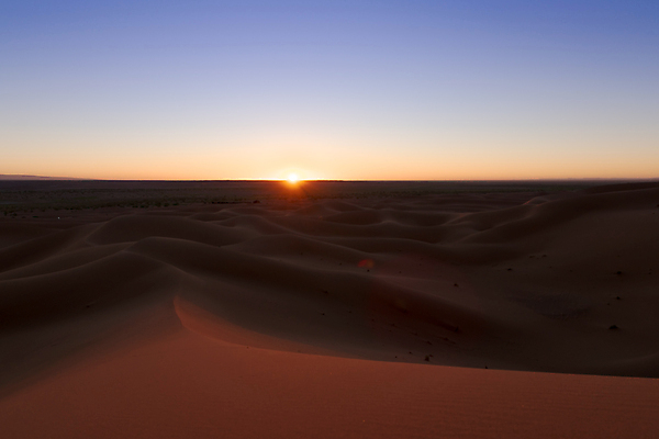 포토 JPG 해외이미지 모래 여행 백그라운드 컨셉 오렌지 아프리카 자연 하늘 건조 그림자 풍경 사람없음 야외 빨간색 여름 모래사장 태양 맑음 일몰 운전 사막 탐험 뜨거움 황무지 큼 모래언덕 언덕 지역 가뭄 멀리 모로코 사하라 오지 수평선 해외포토 자연요소 계절 나라 바다 컬러 과일 모션 날씨 노을 크기 생태계 파일형식 이미지허브