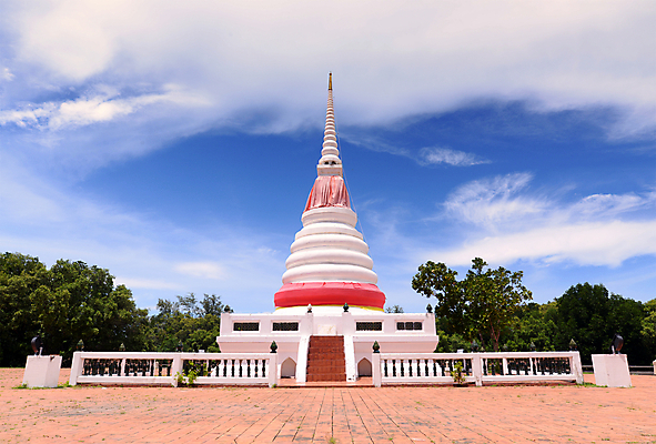 포토 JPG 해외이미지 나무 전통 아시아 종교 문화 여행 백그라운드 불교 건축양식 태국 하늘 나선형 동양인 사람없음 건물 장식 파란색 평화 믿음 탑 골동품 흰색 사찰 수도원 대칭 숭배 신앙심 스타일 존경 해외포토 식물 건축물 건축 감정 나라 컬러 컨셉 무늬 종교건축 인종 파일형식 이미지허브