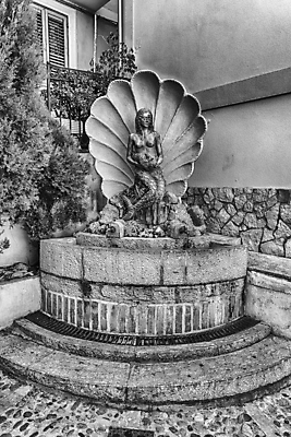 포토 JPG 해외이미지 전통 유럽 조각 여행 건축양식 휴가 주택 풍경 사람없음 건물 물 여름 이탈리아 도시 묘사 분수 타운 사이렌 해외포토 자연요소 건축물 계절 건축 나라 파일형식 이미지허브