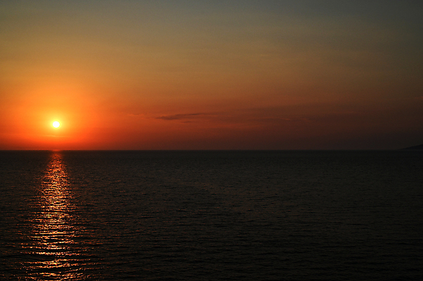포토 JPG 해외이미지 구름 파도 바다 백그라운드 오렌지 자연 하늘 아침 추상 풍경 사람없음 야외 가로 빨간색 물 파란색 빛 햇빛 태양 노란색 일출 맑음 힘 침묵 황혼 일몰 새벽 수확 광선 저녁 복고 천국 노려봄 수평선 해외포토 주간 자연요소 컬러 무늬 농업 과일 날씨 표정 노을 소리 야간 생태계 파일형식 이미지허브