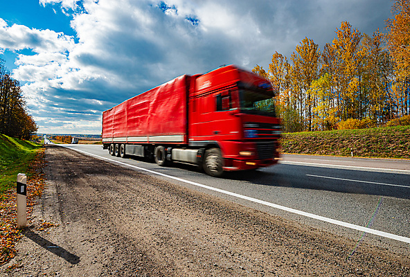 포토 JPG 해외이미지 구름 유럽 산업 도로 여행 교통시설 모션 자동차 하늘 휴가 독일 풍경 사람없음 야외 운전 유로 화물 가을 고속도로 숲 땅 언덕 속도 장면 짐차 트레일러 루트 유럽연합 자동 수평선 해외포토 자연요소 계절 나라 길 육상교통 교통 돈 운송업 시설 파일형식 이미지허브