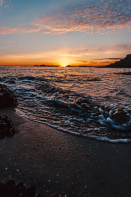 포토 JPG 해외이미지 파도 바다 하늘 해변 사람없음 야외 일몰 야간 해외포토 자연요소 노을 파일형식 이미지허브