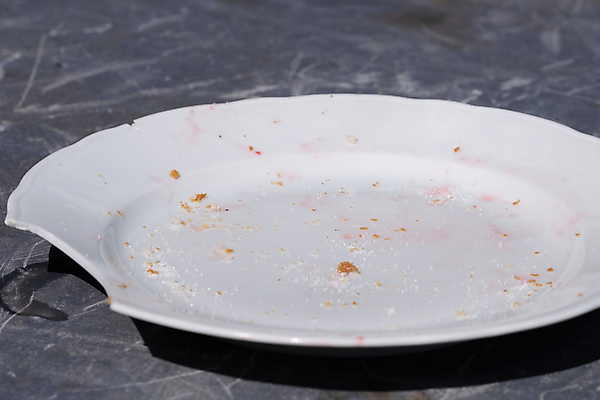 포토 JPG 해외이미지 그릇 식기 접시 감정 음식 조각 백그라운드 컨셉 부분 탁자 주방용품 사람없음 세트 주방 식사 저녁식사 손상 골동품 흰색 도자기 원형 균열 아침식사 파편 설탕 사건 오브젝트 싱글 브런치 점심식사 고립 깨짐 단절 백자 위기 해외포토 도형 컬러 가구 생활용품 모션 파일형식 이미지허브