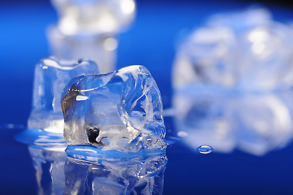 포토 JPG 해외이미지 근접촬영 사람없음 파란색 얼음 투명 차가움 시원함 큐브 해외포토 자연요소 뷰포인트 컬러 파일형식 이미지허브