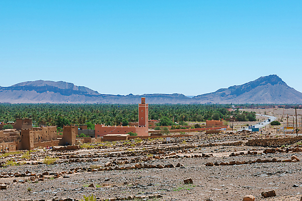 포토 JPG 해외이미지 나무 식물 전통 여행 백그라운드 건축양식 아프리카 자연 하늘 산 주택 건조 손바닥 풍경 사람없음 야외 건물 파란색 야자수 햇빛 농장 마을 탑 계곡 사막 도시 황무지 숲 언덕 모스크 모로코 사하라 아랍어 옛날 오아시스 지도책 해외포토 건축물 손 건축 나라 컬러 농업 책 태양 이슬람교 생태계 파일형식 이미지허브