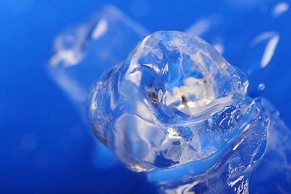 포토 JPG 해외이미지 근접촬영 사람없음 파란색 얼음 투명 차가움 시원함 큐브 해외포토 자연요소 뷰포인트 컬러 파일형식 이미지허브