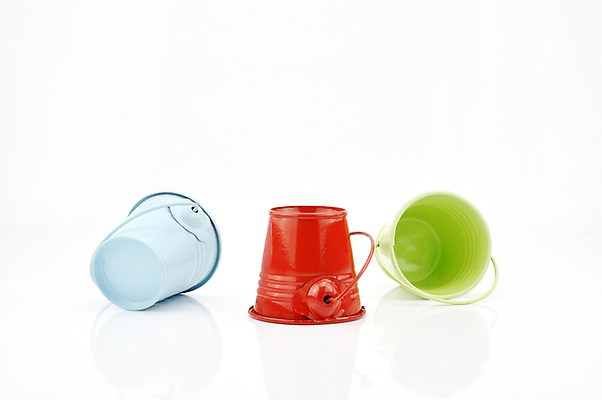 포토 JPG 해외이미지 모양 벽 백그라운드 컨셉 상상 추상 손잡이 사람없음 가로 초록색 파란색 노란색 금속 페인트 흰색 오픈 그리기 캔 양동이 오브젝트 청록색 언론 흘림 고립 줄서기 철강 해외포토 컬러 무늬 모션 재질 파일형식 이미지허브